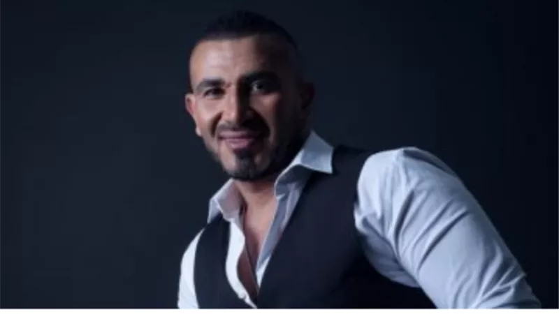 بالصور.. أحمد سعد علي المرجيحة برفقة خطيبته
