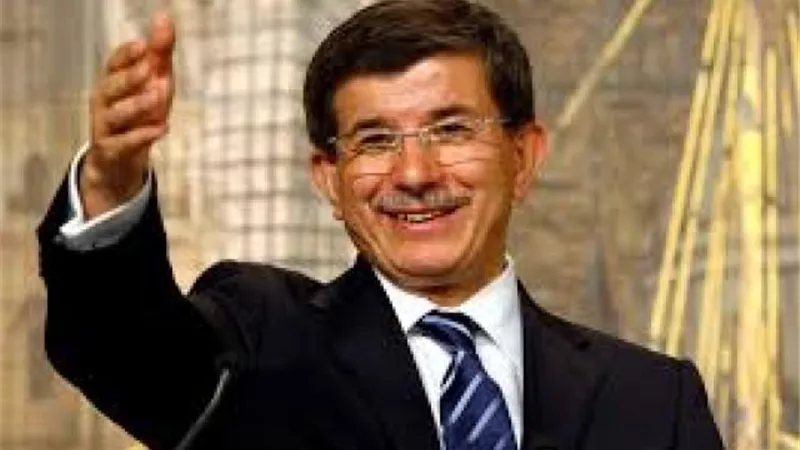 أحمد داوود أوغلو يفتح النار على أردوغان وصهره بيرات ألبيرق.. اعرف التفاصيل