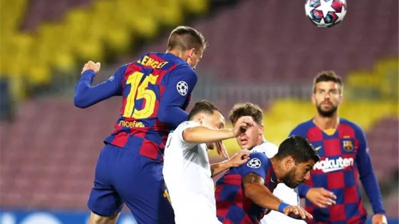 برشلونة ينهي الشوط الأول بثلاثية على نابولي