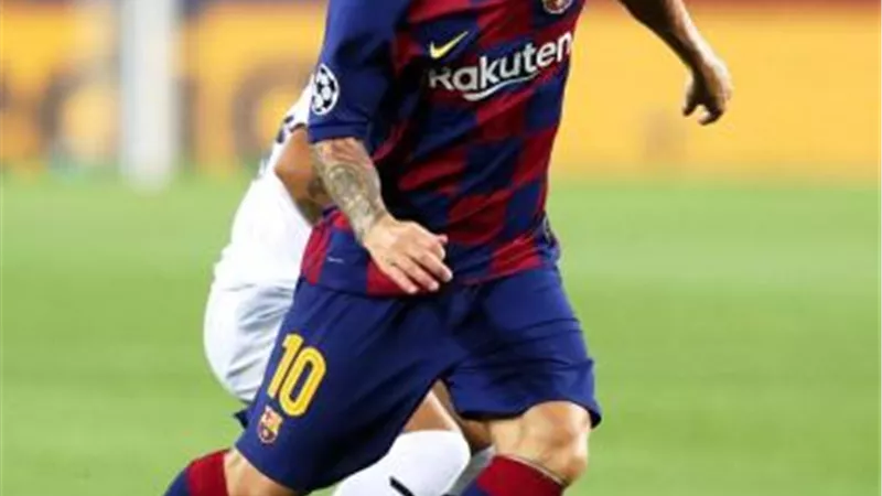 برشلونة يضرب نابولي بثلاثية ويتأهل لدور الثمانية بدوري الأبطال
