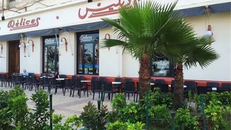 ”ديليس”... تعرف على حكاية مؤسس أقدم مقاهي الإسكندرية وصانع تورتة تتويج الملك فاروق