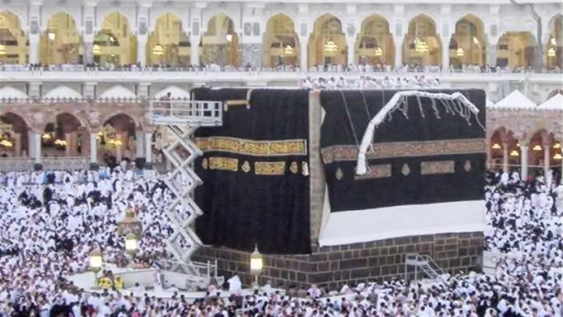 «السعودية» تتخذ قرارًا جديدًا بخصوص كسوة الكعبة