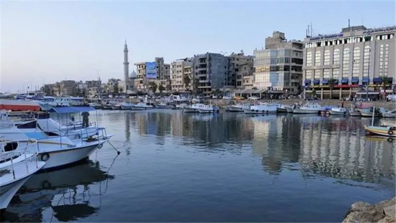 بعد انفجار مرفأ بيروت.. توضيح هام من ”النقل السورية” حول وجود مواد قابلة للانفجار في الموانئ