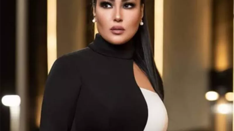 شاهد.. سمية الخشاب تقضي عطلتها الصيفية أمام البحر