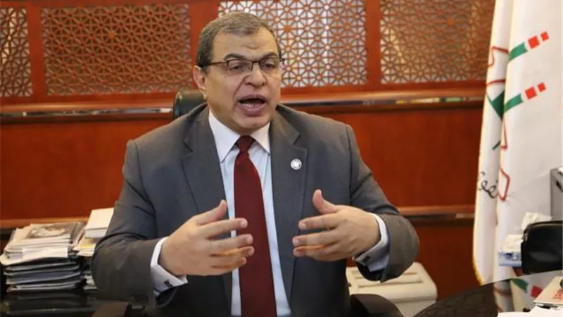 شاهد.. «القوى العاملة» تطبق قرار خطير مع المواطنين