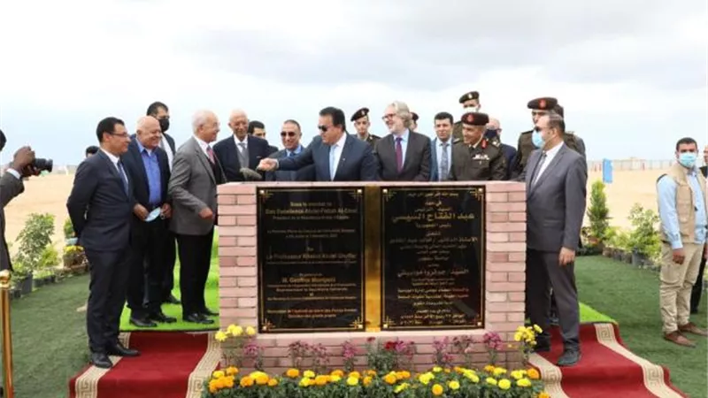بالصور .. وزير التعليم العالي يضع حجر الأساس لمقر جامعة سنجور الجديد بالإسكندرية