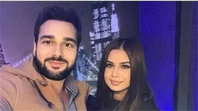 زوج منة عرفة يغازلها بكلمات رومانسية فى أحدث ظهور
