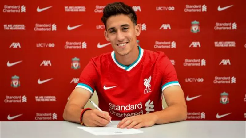 ليفربول يضم لاعب أولمبياكوس اليوناني رسميًا