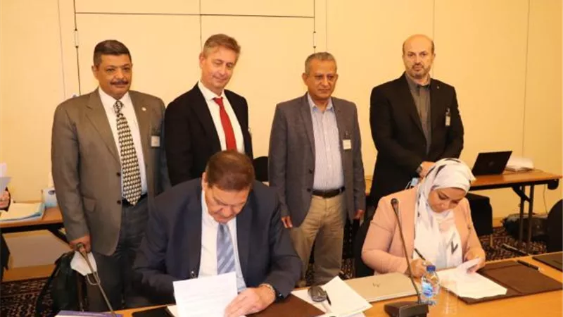 توقيع اتفاقيه تعاون بين أكاديمية البحث العلمي والمركز الدولي لأبحاث ضوء السنكروترون