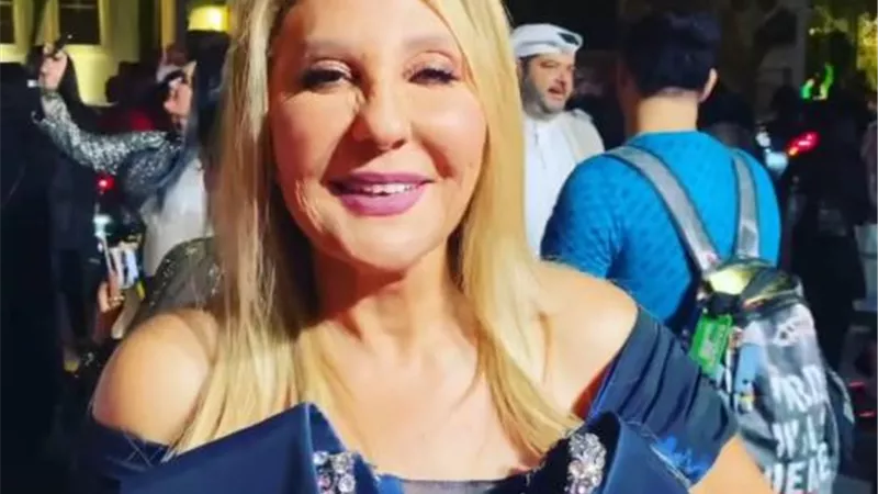 بالفيديو.. إطلالة ساحرة لنجمة الجماهير نادية الجندي من مهرجان البحر الأحمر