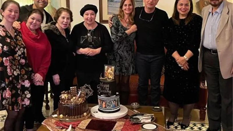 بالصور.. ظهور خاص للنجمة الكبيرة نورا فى حفل عيد ميلاد شقيقتها