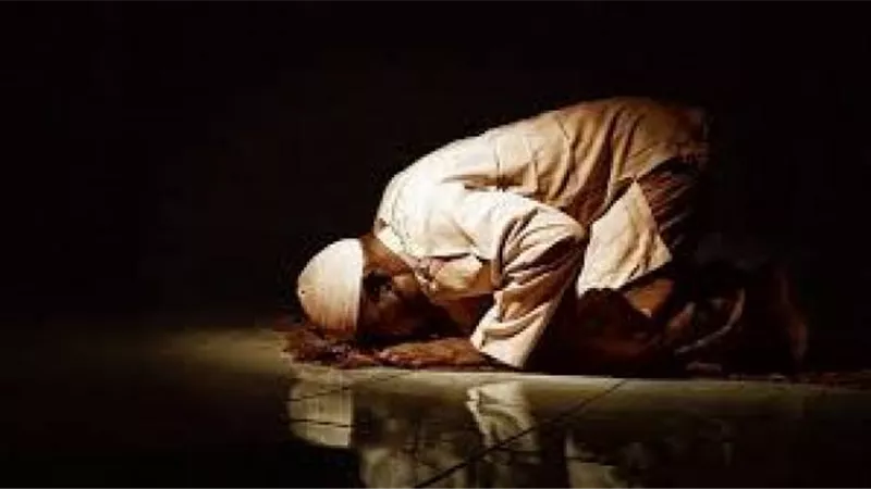 كيف ذكرت صلاة قيام الليل في القرآن والسنة وماهو فضلها؟