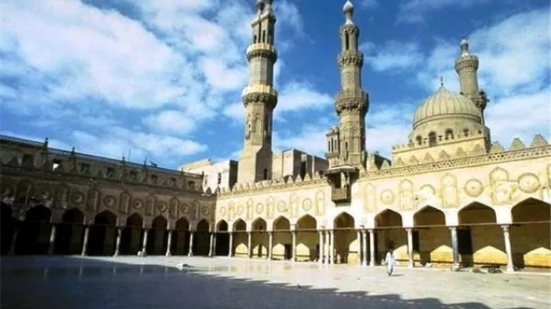 في يومهم العالمي .. الأزهر يرصد مواقف النبي ﷺ مع الشباب