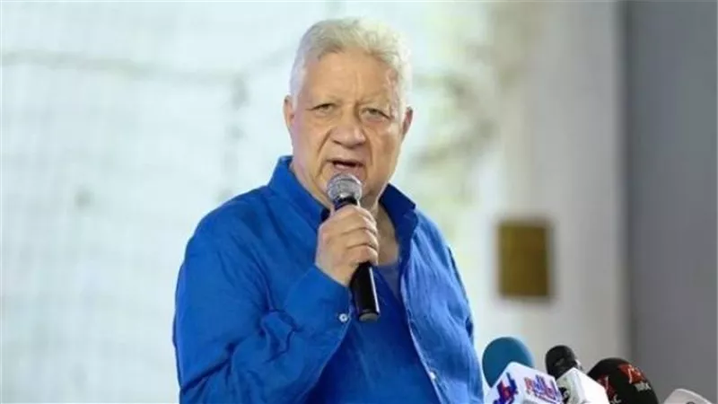 مرتضى منصور يجتمع بلاعبي الزمالك قبل مواجهة المقاصة