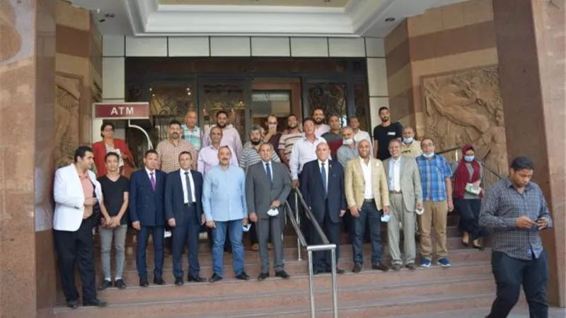 ممثلى ومنتسبى تجارية القاهرة يشاركون بأصواتهم  فى انتخابات مجلس الشيوخ