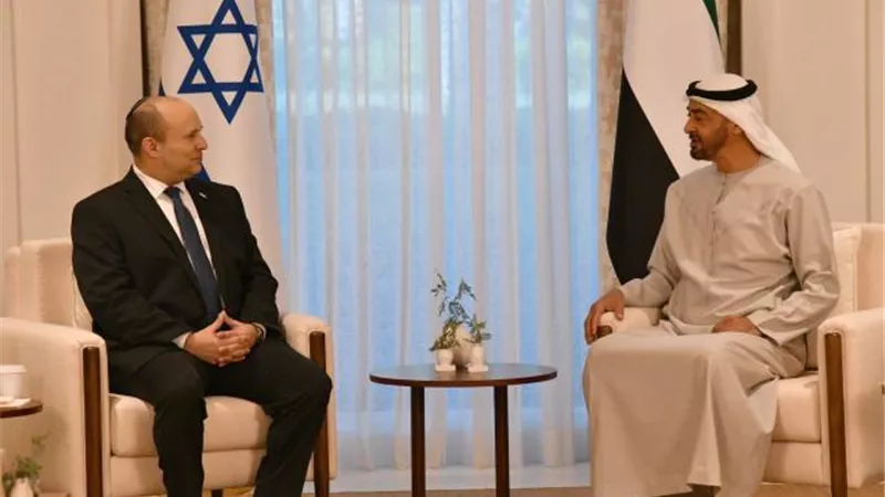 بالصور.. تفاصيل لقاء الشيخ محمد بن زايد ورئيس وزراء إسرائيل