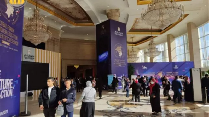 بالصور .. طلاب جامعة حلوان يشاركون في المنتدى العالمي للتعليم العالي