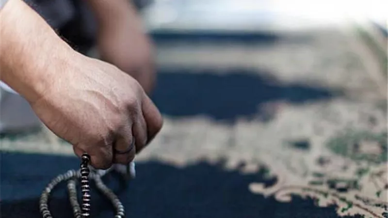 10 أذكار صباحية هامة تطمئن قلبك وتشرح صدرك .. تعرف عليها
