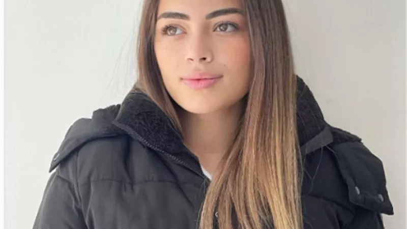 ليلى أحمد زاهر بإطلالة شتوية ساحرة فى أحدث ظهور لها