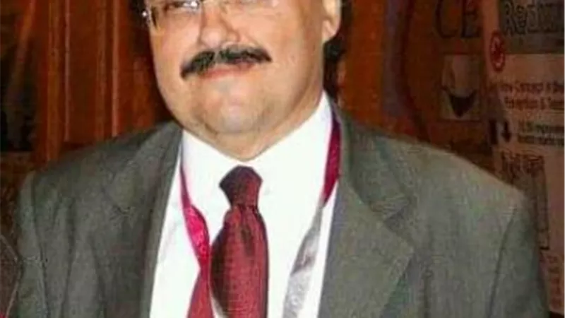 وزير التعليم العالي ينعي الدكتور خالد مكين أستاذ جراحة التجميل بطب القاهرة