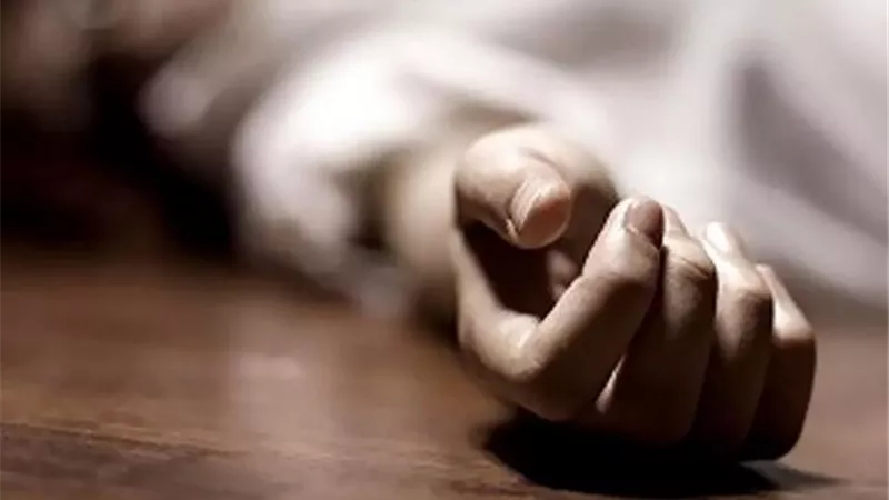 جريمة بشعة تهز الأقصر.. فتاة تقتل شقيقتها وتصيب والدها وتحاول الانتحار