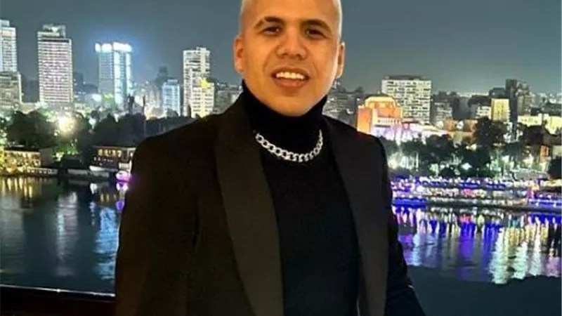 عمر كمال ينشر فيديو جديد  ويعلق عليه بشكل غامض