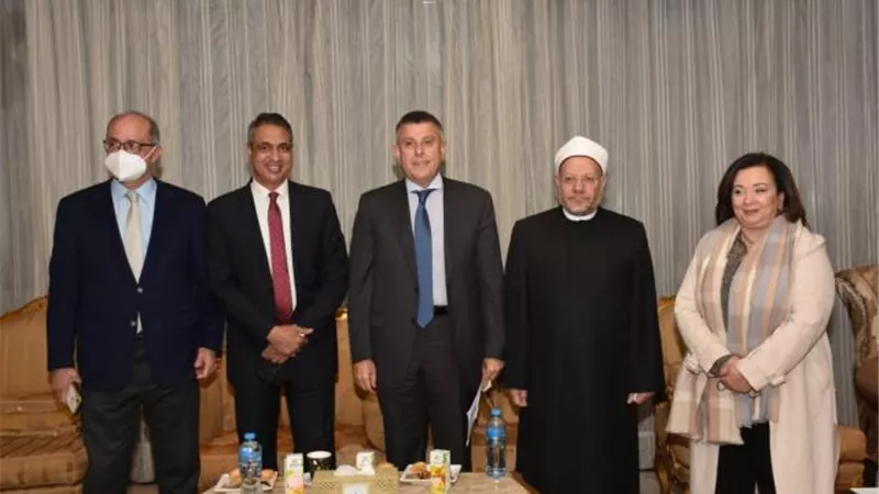 رئيس جامعة عين شمس يفتتح الحفل الختامي لليوم العالمى للغة العربية
