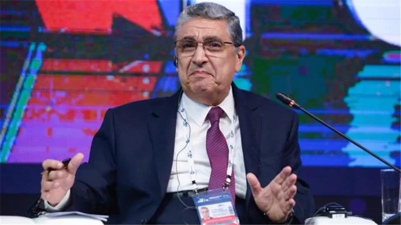 توقيع اتفاقية تعاون بين «الطاقة المتجددة» و«تحديث الصناعة» لتركيب محطة شمسية