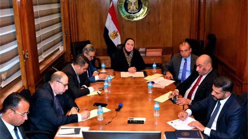 وزير التجارة العمانى : نتطلع للإستفادة من التجارب والخبرات المصرية فى المجالات الاقتصادية والتجارية والصناعية والاستثمارية