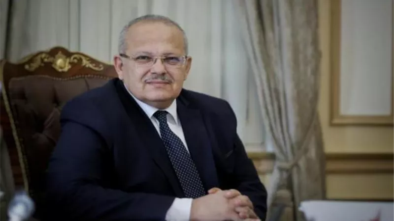بعد أزمة الثانوية البريطانية ..رئيس جامعة القاهرة: على كامبريدج أن تراجع نفسها