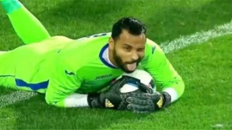 فيديو.. الـ”كاف” يداعب جنش: ممنوع الاقتراب أو التصوير.. وأحمد عيد عبد الملك يعلق: مهوية خالص