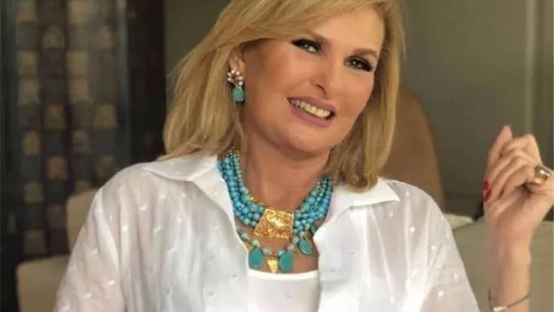 يسرا تكشف عن أبرز إطلالات العام الماضى