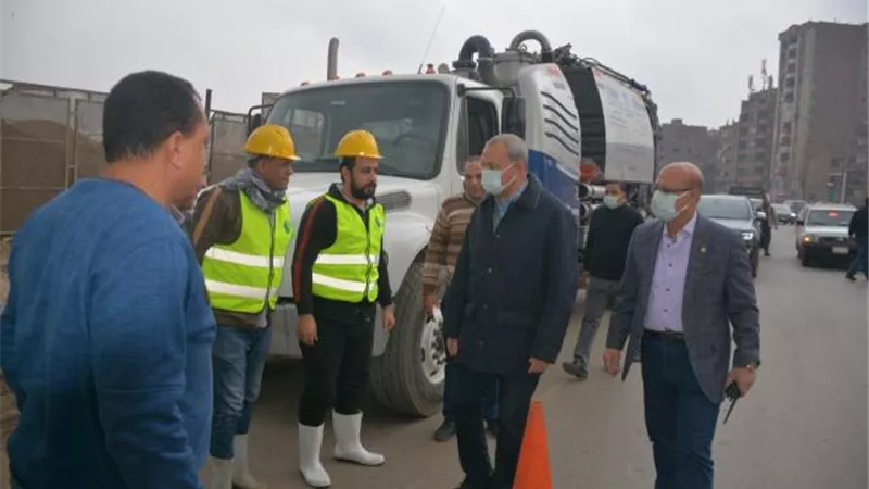 بالصور.. محافظ القليوبية يُتابع أعمال رفع تراكمات مياه الأمطار