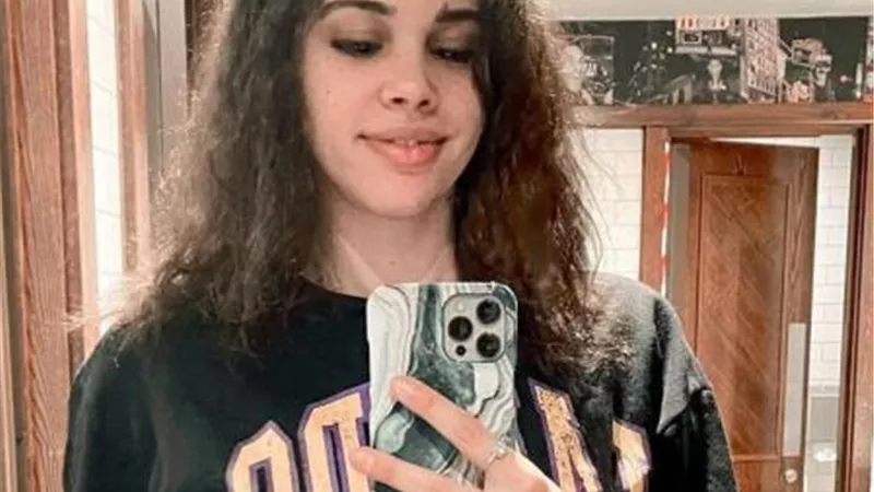 نور نجلة عمرو دياب بإطلالة مميزة في أحدث جلسة تصوير