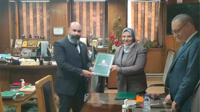 الشركة المصرية لنقل الكهرباء توقع عقد تحويل خط هوائي لكابلات أرضية بـبـ67 مليون جنيه