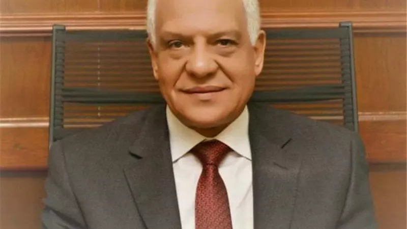 شاهد.. كيف هنأ محافظ الجيزة البابا تواضروس والإخوة الأقباط بعيد الميلاد المجيد؟