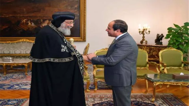 السيسى يهنئ البابا تواضروس الثانى بعيد الميلاد المجيد