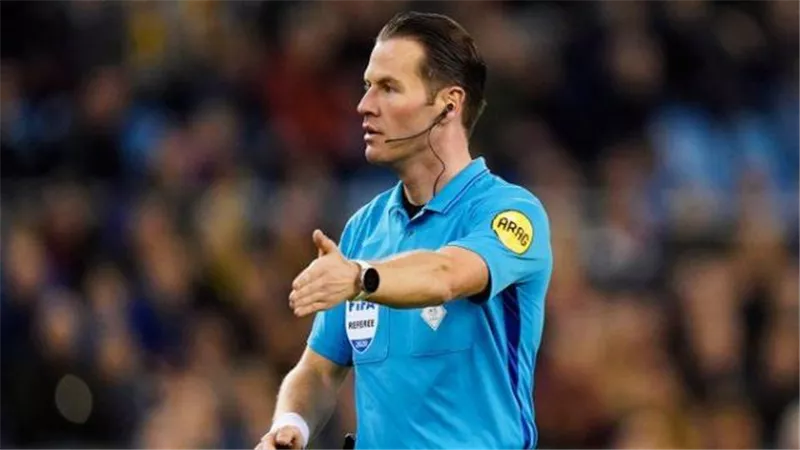 رسميًا.. ماكيلي حكما لنهائي الدوري الأوروبي