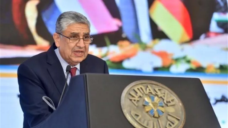 «شاكر» يترأس وفد «الكهرباء» المشارك بمنتدى شباب العالم في شرم الشيخ