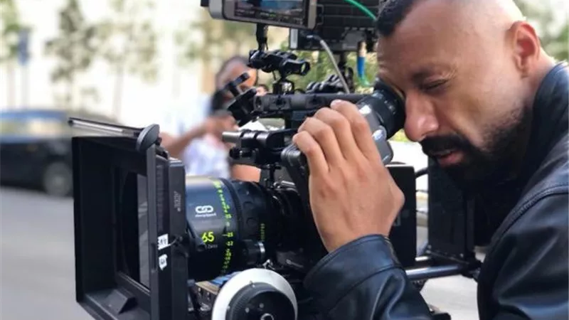 أحمد فهمي يصور مشاهده في مسلسل ”أسود فاتح” أمام هيفاء وهبي