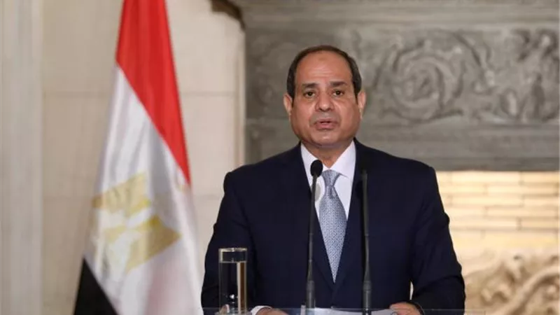 السيسي يكشف موعد إنتاج أول سيارة كهربائية مصرية