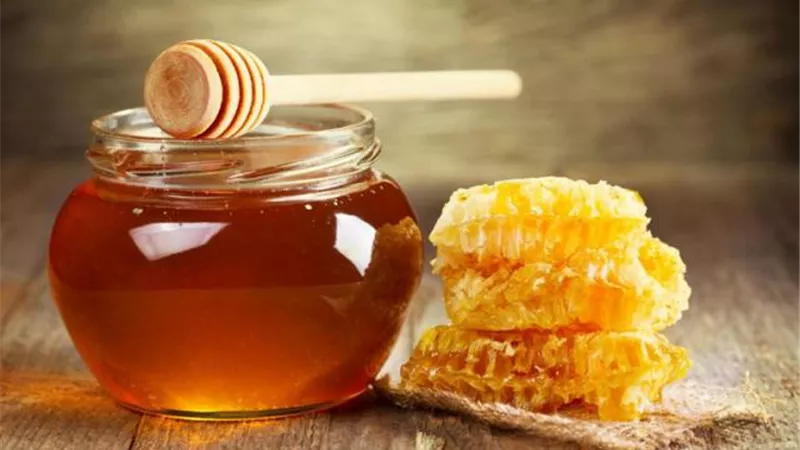 العسل.. الروشتة العلاجية السحرية لعلاج التهابات الجهاز التنفسي