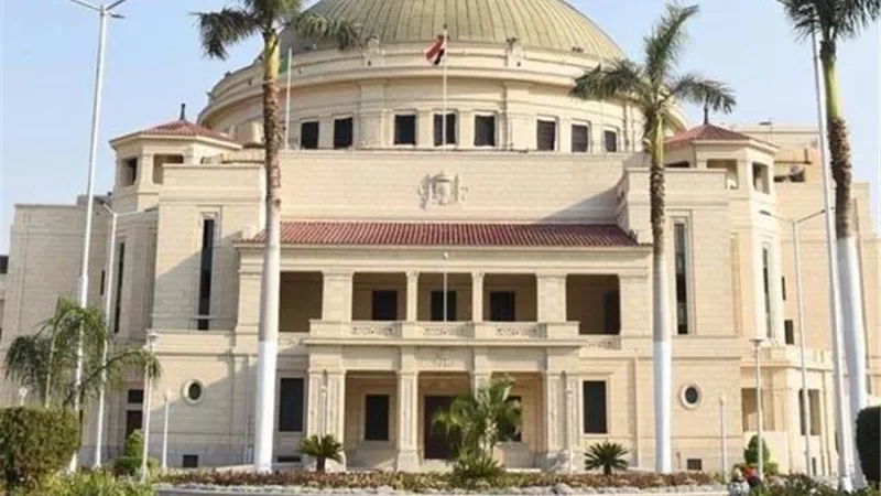 آداب القاهرة تعلن موعد امتحانات الفصل الدراسي الأول