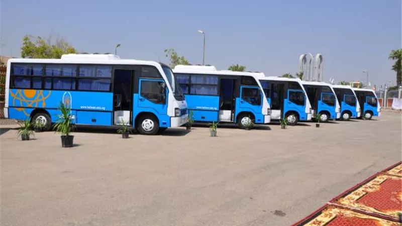 بالصور.. رئيس جامعة حلوان يشهد احتفالية التطوير الشامل لمنظومة النقل بالجامعة