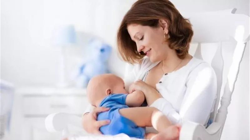 ما هى أسباب اختناق الرضيع باللبن؟.. إليك التفاصيل