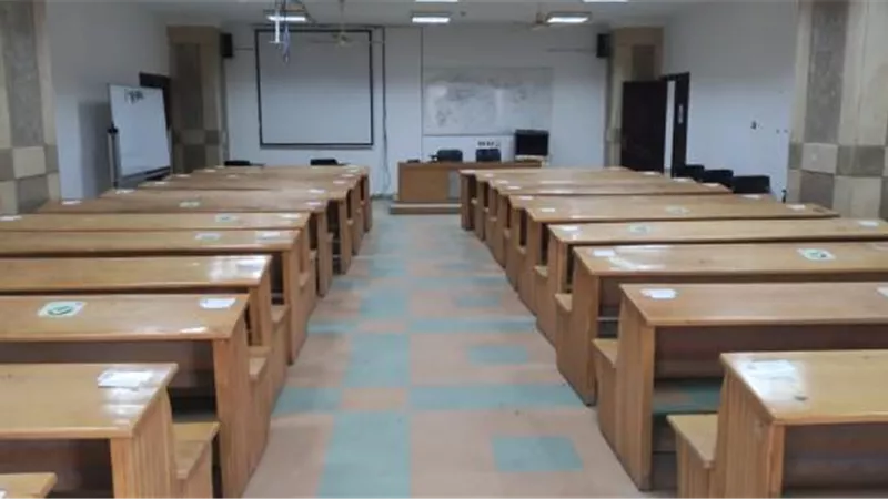 بالصور .. شاهد استعدادات آثار عين شمس لامتحانات الفصل الدراسي الأول