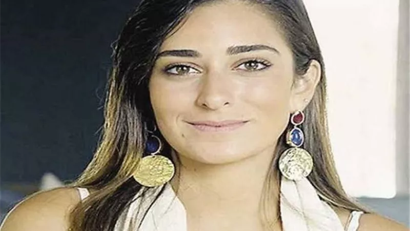 أمينة خليل ناعية سمير غانم :كبرنا بنحبك وكنت وش السعد عليا
