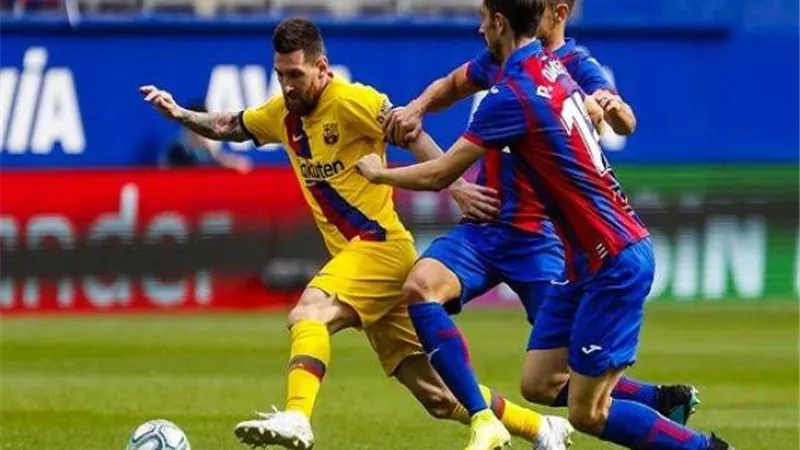 برشلونة يواجه إيبار في مهمة الحفاظ على المركز الثالث بالدوري الإسباني