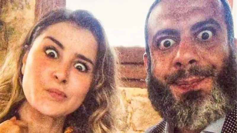 عائشة بن أحمد تداعب متابعيها بصورة مع محمد فراج: لحظات مجنونة