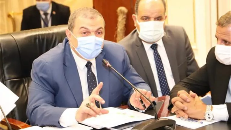 شاهد.. ما هى «القائمة السوداء» التي توجت عمل وزير القوى العاملة؟
